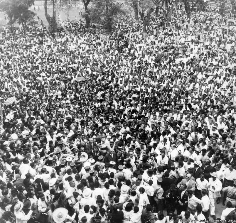 Foule venue pour le discours de Charles de Gaulle en Martinique