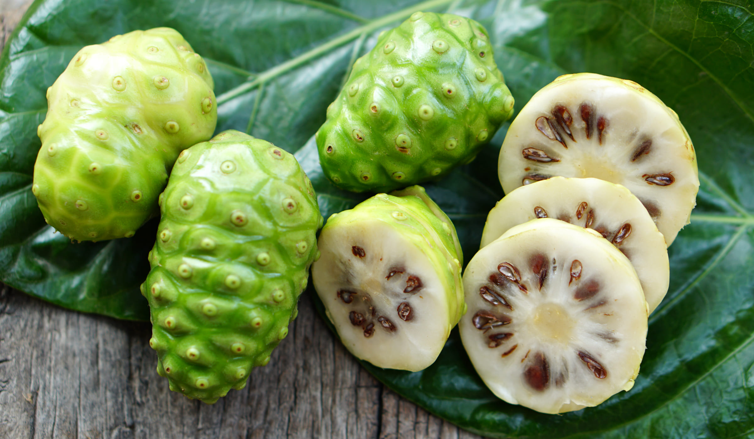Noni slices with whole fruits