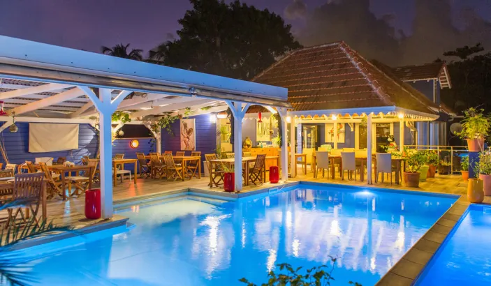 Piscine de l'hôtel Fregate Bleue