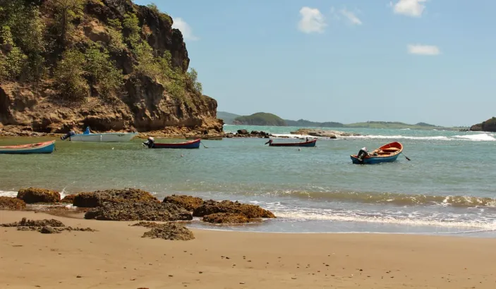 Vue rapprochée de l'îlet Sainte-Marie